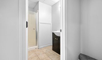 853 Oxford St S, Auburn, MA 01501