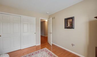 1112 Oak Borough Dr, Ballwin, MO 63021