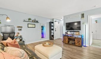 7504 Parkway Dr 100, La Mesa, CA 91942