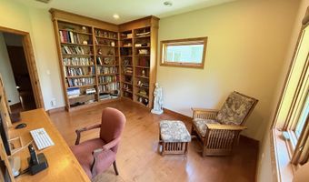 20 Mulberry Ln, Babbitt, MN 55731
