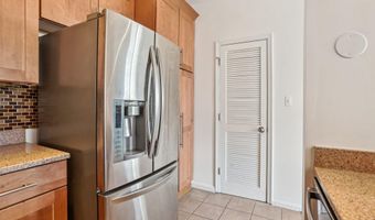 4691 LONGSTREET Ln 202, Alexandria, VA 22311