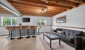 100 Holly Green Dr, Ballwin, MO 63021