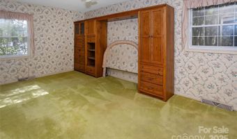 91 Haw Creek Cir, Asheville, NC 28805