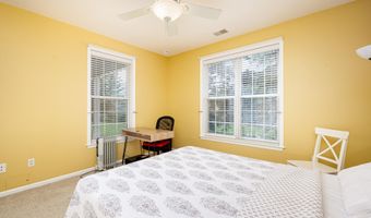 2906 N Knightsbridge Cir, Ann Arbor, MI 48105