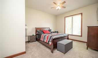 6904 Ruby Ct, Austintown, OH 44515