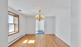 52 Clubhouse Dr, Bourne, MA 02532