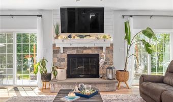 420 E Wallum Lake Rd, Burrillville, RI 02859