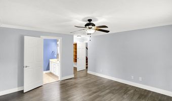 6686 Woodcrest Dr, Avon, IN 46123