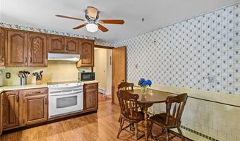 174 Lawnacre Dr, Cranston, RI 02920