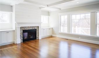01 Highland Woods Dr, East Greenwich, RI 02818