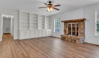1904 Chatham Dr, Albany, GA 31721