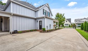 448 SW C St, Bentonville, AR 72712