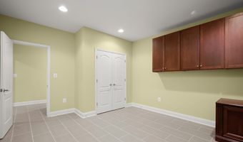 6005 ROOSEVELT St, Bethesda, MD 20817