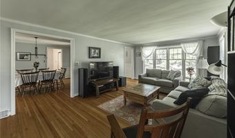 24 Huxley Dr, Amherst, NY 14226