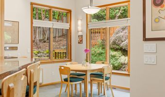 611 Forest St, Ashland, OR 97520