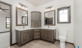 2408 E Brek St, Brandon, SD 57005