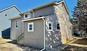 432 Edgewater Dr, Algonac, MI 48001