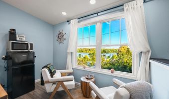 109 5th St, Aurora, IN 47001