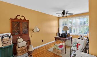 178 W SHELLEY Dr, Claymont, DE 19703