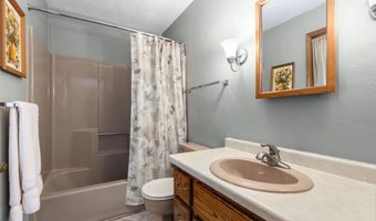 2623 W SUNNYVIEW Cir, Appleton, WI 54914