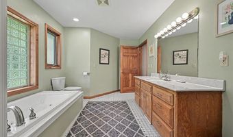 1066 Lake Viking Ter, Altamont, MO 64620