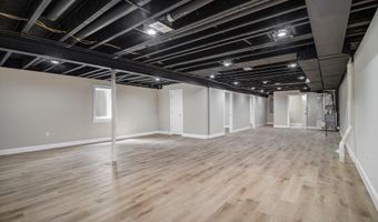 6 Maple Village Ct, Ann Arbor, MI 48103