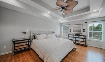 985 W Martin Ave, Amherst, OH 44001