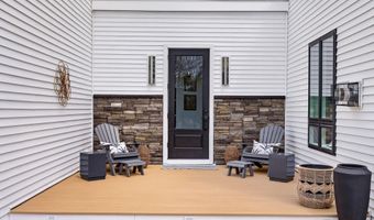 672 Danville Corner Rd, Auburn, ME 04210