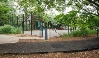 2026 N VERMONT St 301, Arlington, VA 22207