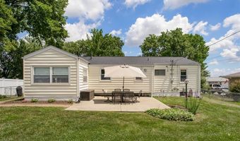 7658 General Meade Ln, Affton, MO 63123