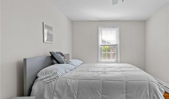 12 Terrace Dr, Bristol, RI 02809