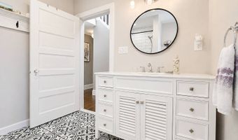 9 Ocean Ave, Amityville, NY 11701