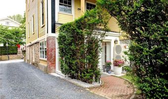 75 Pelham St A, Newport, RI 02840