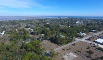 216 15th St, Apalachicola, FL 32320