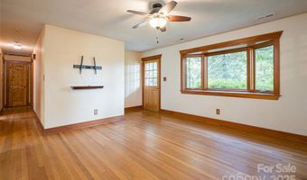 40 Governors View Rd, Asheville, NC 28805