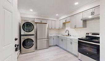 124 Allen Dr 1, Ann Arbor, MI 48103