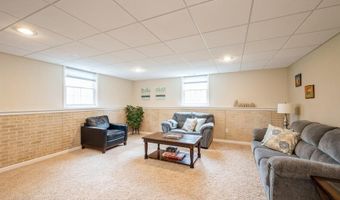 211 Thompson Dr, Atkins, IA 52206