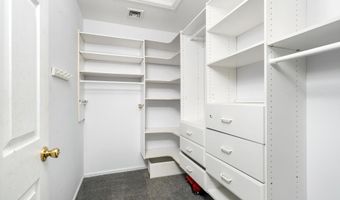 20 Yeger Dr, Allentown, NJ 08501