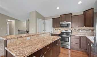 517 28th St SE, Altoona, IA 50009