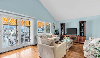 82 Spinnaker Ct, Bayville, NJ 08721