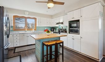 712 Adair St, Adair, IA 50002