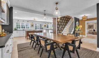 14 Bunker Hill Dr, Middletown, NJ 07748