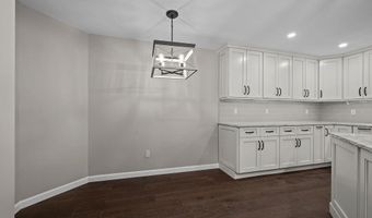 2 School St 130, Lincoln, RI 02802