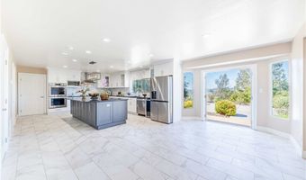 1581 Sycamore Dr, Fallbrook, CA 92028