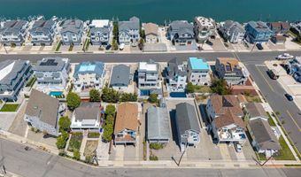 733 21st St, Avalon, NJ 08202