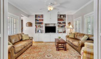 1230 GOLDEN Ln, Orlando, FL 32804