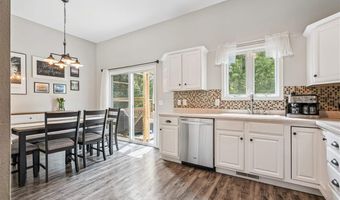825 Kiowa Dr, North Liberty, IA 52317