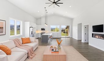85 COLUMBINE St, Alpine, WY 83128