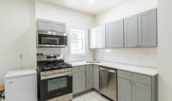 24 Livingston Ave, Andover, NJ 07801