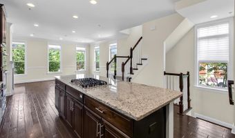 322 N GEORGE MASON Dr, Arlington, VA 22203